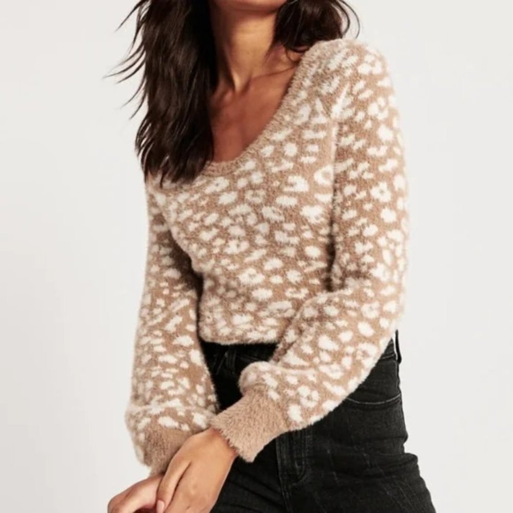 Abercrombie & Fitch | Soft A&F Collection Animal Print Crop Sweater XS
